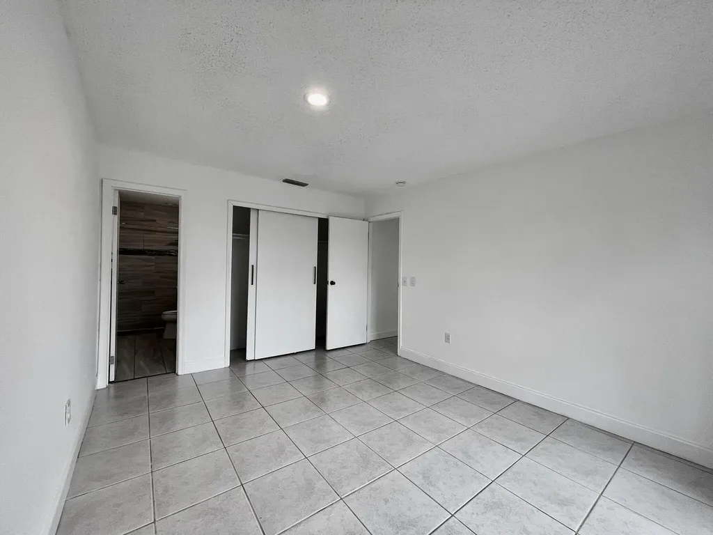 11420 NW 35th Street Sunrise FL 33323
