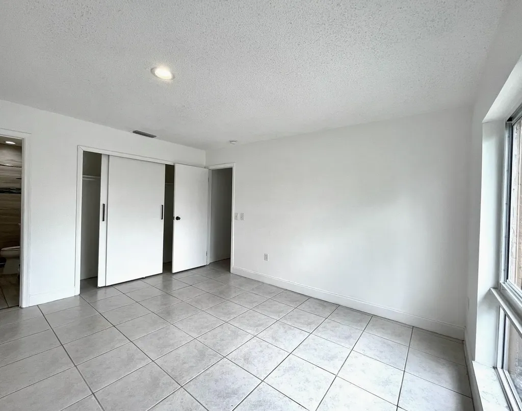 11420 NW 35th Street Sunrise FL 33323