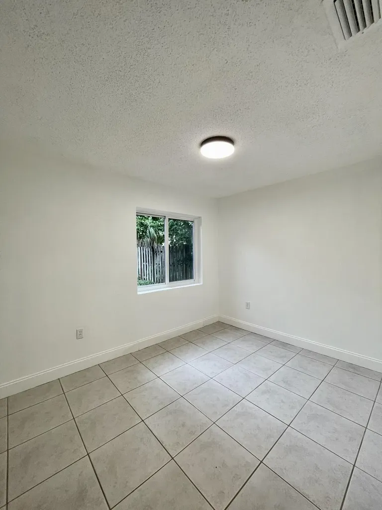 11420 NW 35th Street Sunrise FL 33323