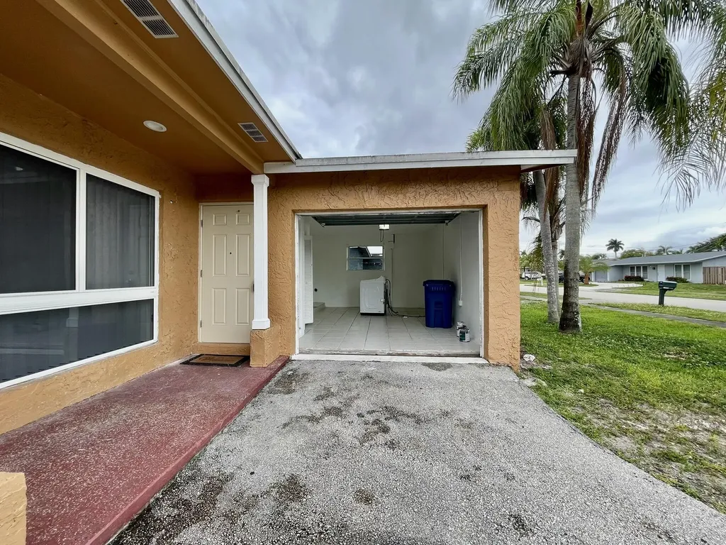 11420 NW 35th Street Sunrise FL 33323