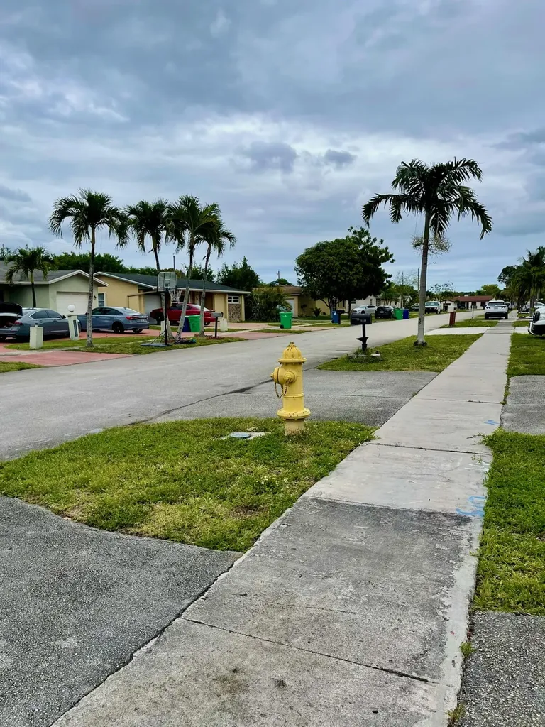 11420 NW 35th Street Sunrise FL 33323