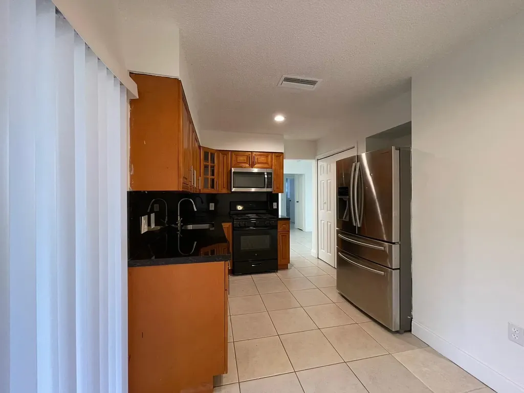 11420 NW 35th Street Sunrise FL 33323