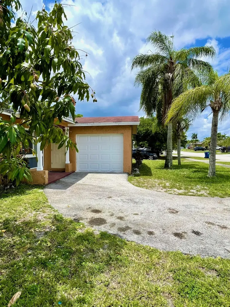 11420 NW 35th Street Sunrise FL 33323