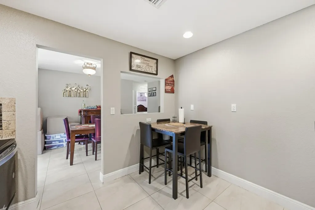 2350 NW 60th Avenue Sunrise FL 33313