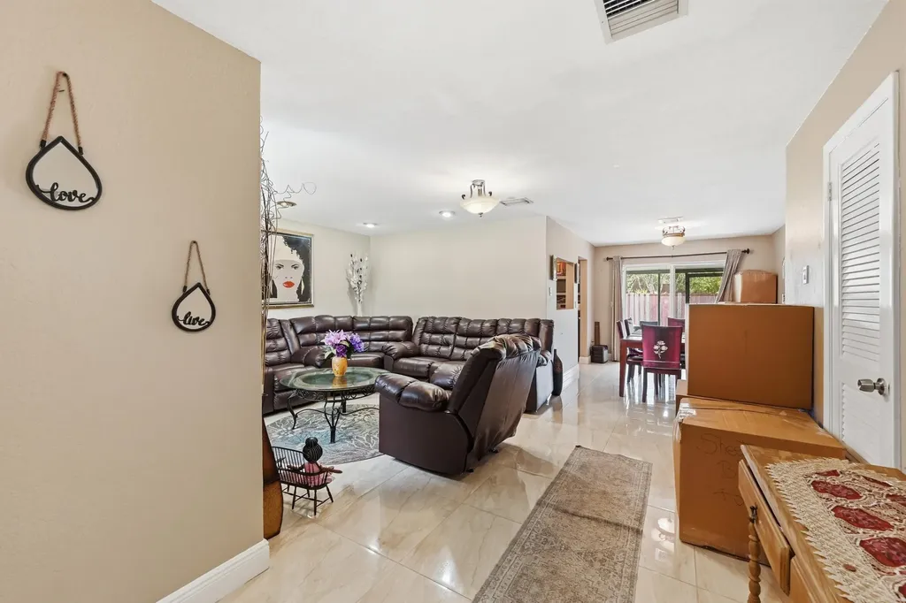 2350 NW 60th Avenue Sunrise FL 33313