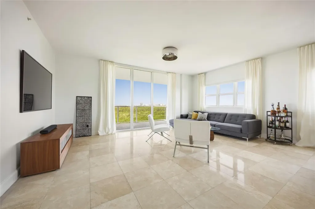 14951 Royal Oaks Lane North Miami FL 33181