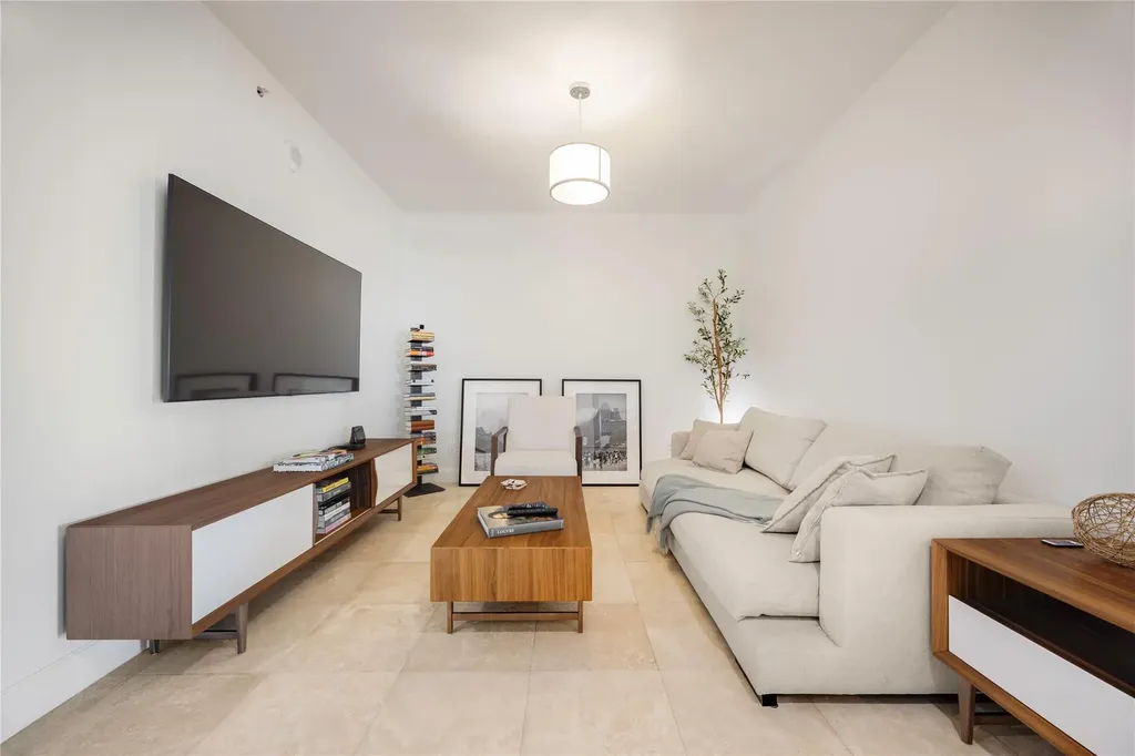 14951 Royal Oaks Lane North Miami FL 33181
