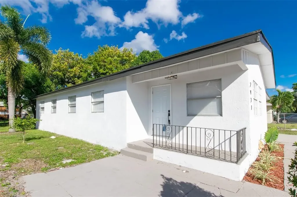 2921 NW 25th Street Fort Lauderdale FL 33311