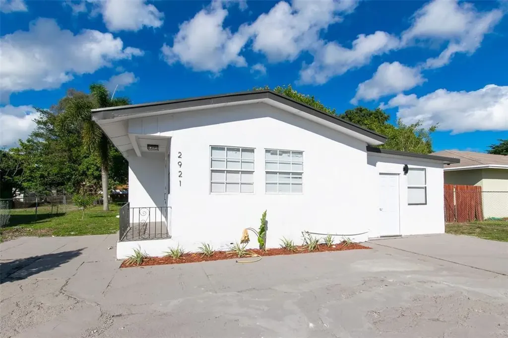 2921 NW 25th Street Fort Lauderdale FL 33311