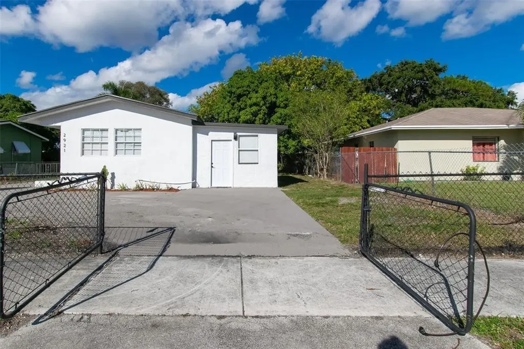 2921 NW 25th Street Fort Lauderdale FL 33311