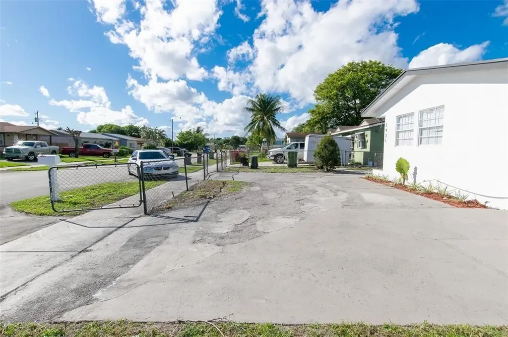 2921 NW 25th Street Fort Lauderdale FL 33311