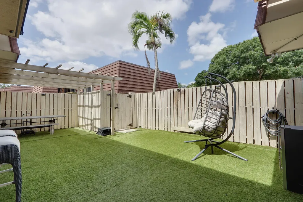 1614 16th Lane Palm Beach Gardens FL 33418