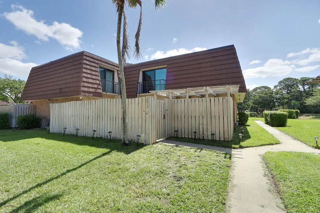 1614 16th Lane Palm Beach Gardens FL 33418