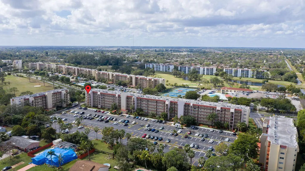 3590 Via Poinciana Lake Worth FL 33467