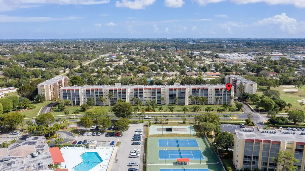 3590 Via Poinciana Lake Worth FL 33467