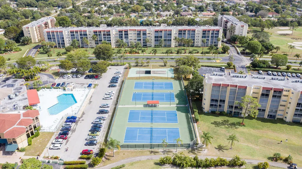 3590 Via Poinciana Lake Worth FL 33467