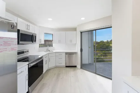 3590 Via Poinciana Lake Worth FL 33467