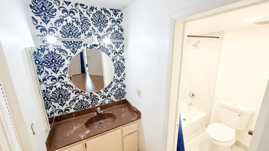 6475 W Oakland Park Boulevard Lauderhill FL 33313