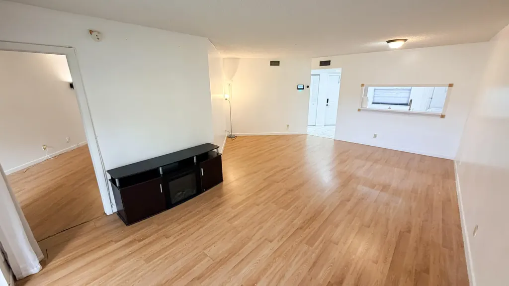6475 W Oakland Park Boulevard Lauderhill FL 33313