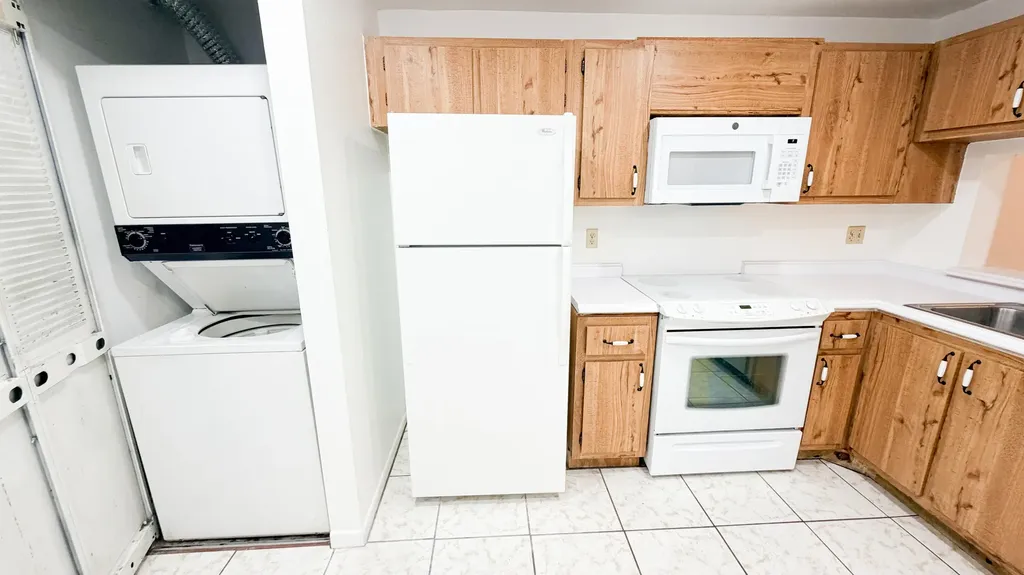 6475 W Oakland Park Boulevard Lauderhill FL 33313