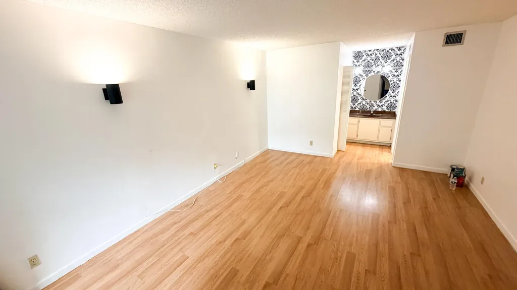 6475 W Oakland Park Boulevard Lauderhill FL 33313