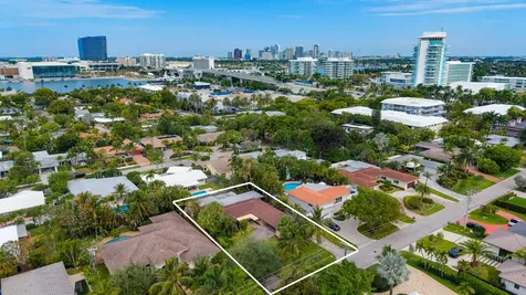 1817 SE 25 Avenue Fort Lauderdale FL 33316