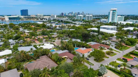 1817 SE 25 Avenue Fort Lauderdale FL 33316