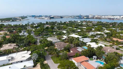 1817 SE 25 Avenue Fort Lauderdale FL 33316