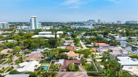 1817 SE 25 Avenue Fort Lauderdale FL 33316