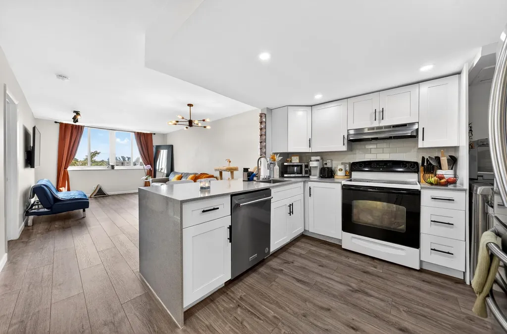 3223 Riverside Drive Coral Springs FL 33065