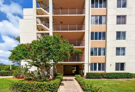 3223 Riverside Drive Coral Springs FL 33065