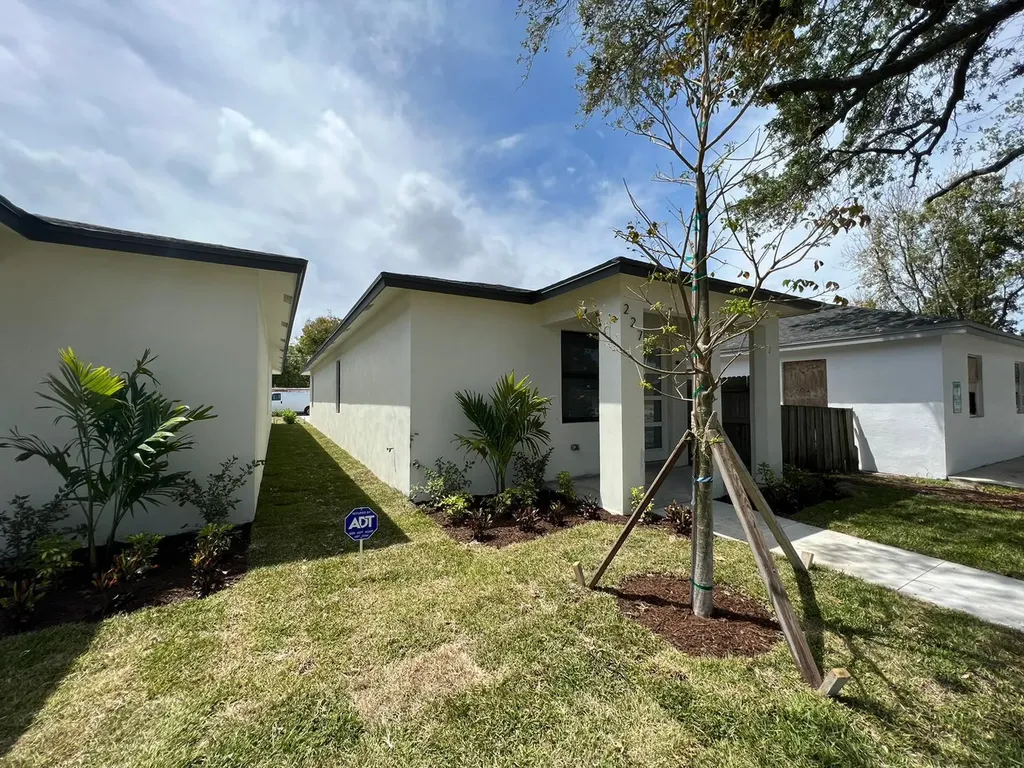 227 N E Street Lake Worth Beach FL 33460
