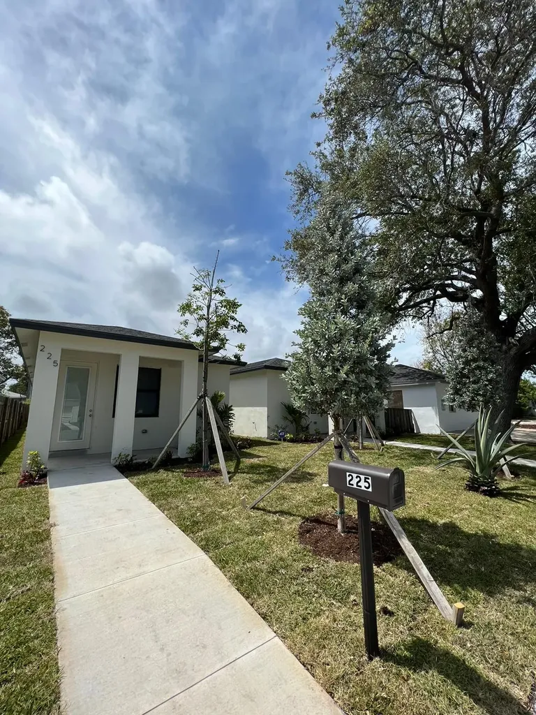 227 N E Street Lake Worth Beach FL 33460