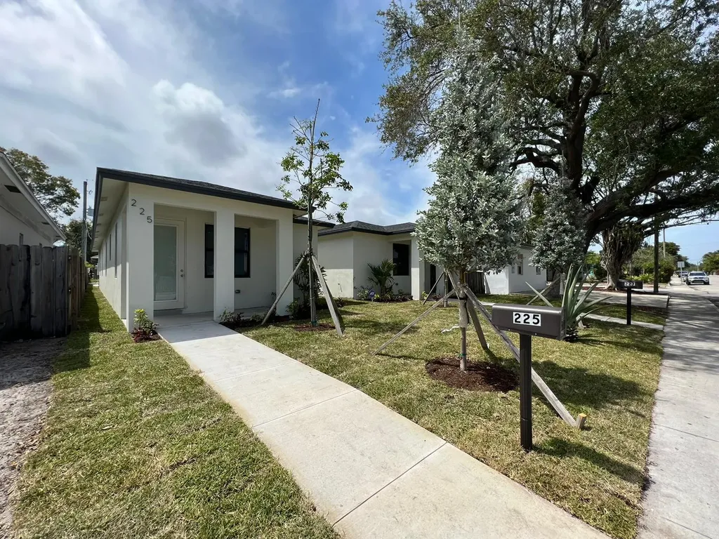 227 N E Street Lake Worth Beach FL 33460