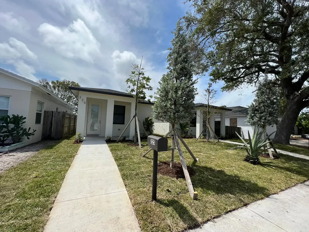 227 N E Street Lake Worth Beach FL 33460