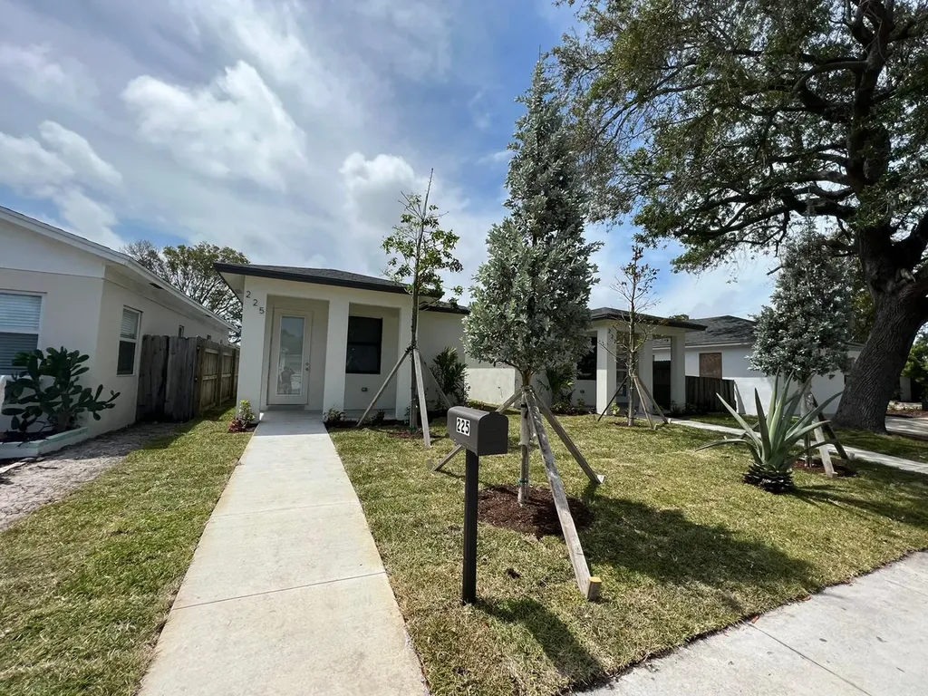227 N E Street Lake Worth Beach FL 33460