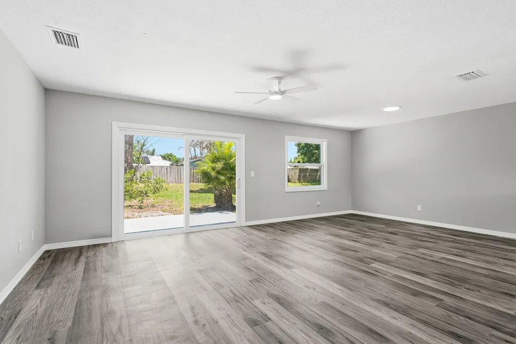 1343 SE Vestridge Lane Port St Lucie FL 34952