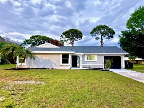 1343 SE Vestridge Lane Port St Lucie FL 34952
