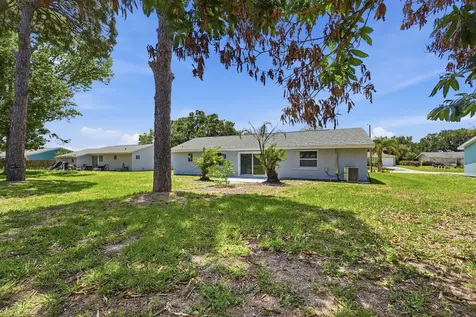 1343 SE Vestridge Lane Port St Lucie FL 34952