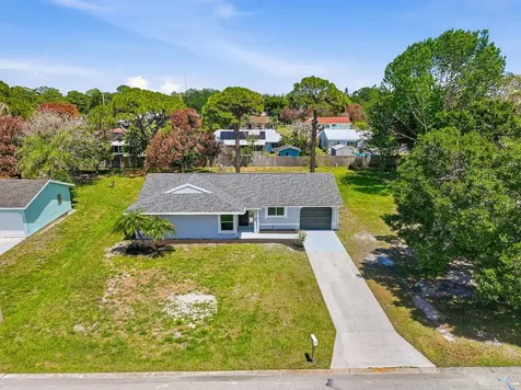 1343 SE Vestridge Lane Port St Lucie FL 34952