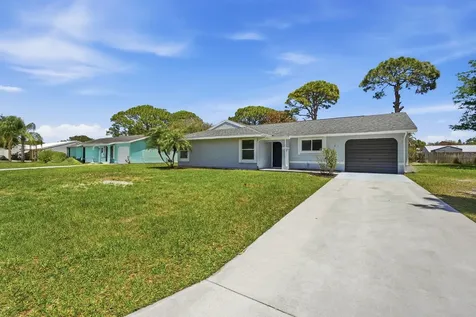 1343 SE Vestridge Lane Port St Lucie FL 34952
