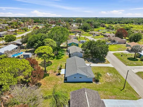 1343 SE Vestridge Lane Port St Lucie FL 34952