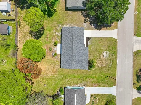 1343 SE Vestridge Lane Port St Lucie FL 34952
