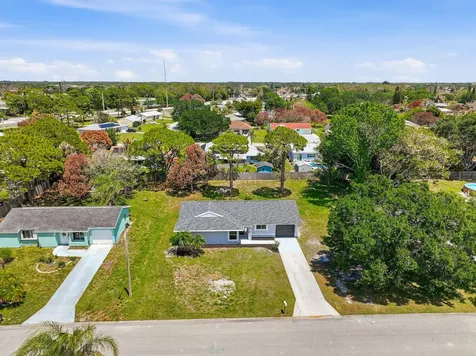 1343 SE Vestridge Lane Port St Lucie FL 34952