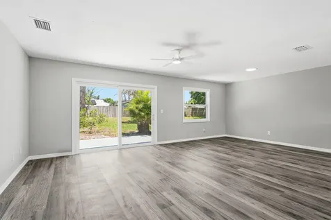 1343 SE Vestridge Lane Port St Lucie FL 34952