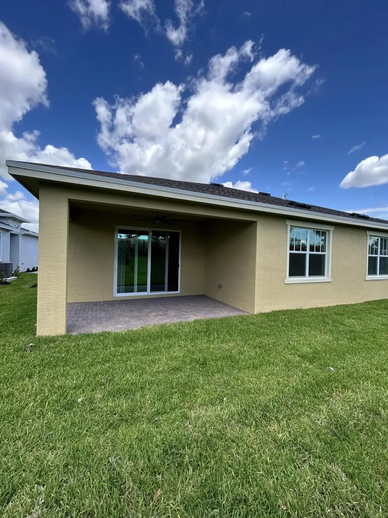 1769 SE Crosswood Way Port St Lucie FL 34984