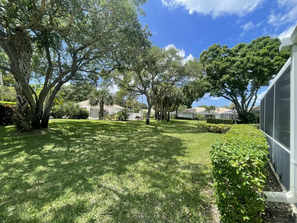 701 Silverleaf Oak Court Palm Beach Gardens FL 33410