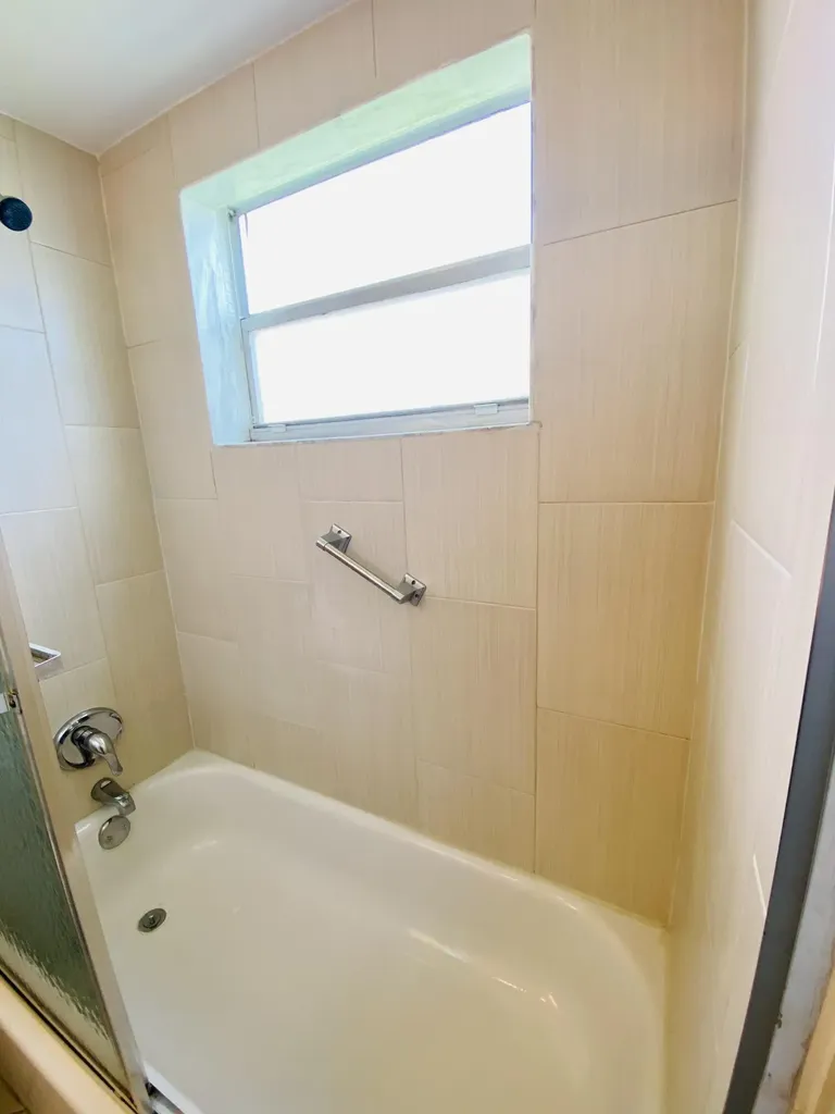 581 Saxony M Delray Beach FL 33446
