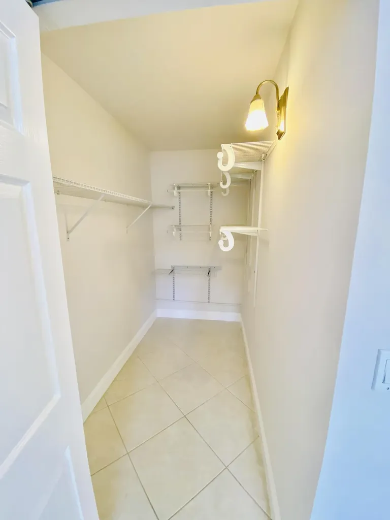 581 Saxony M Delray Beach FL 33446