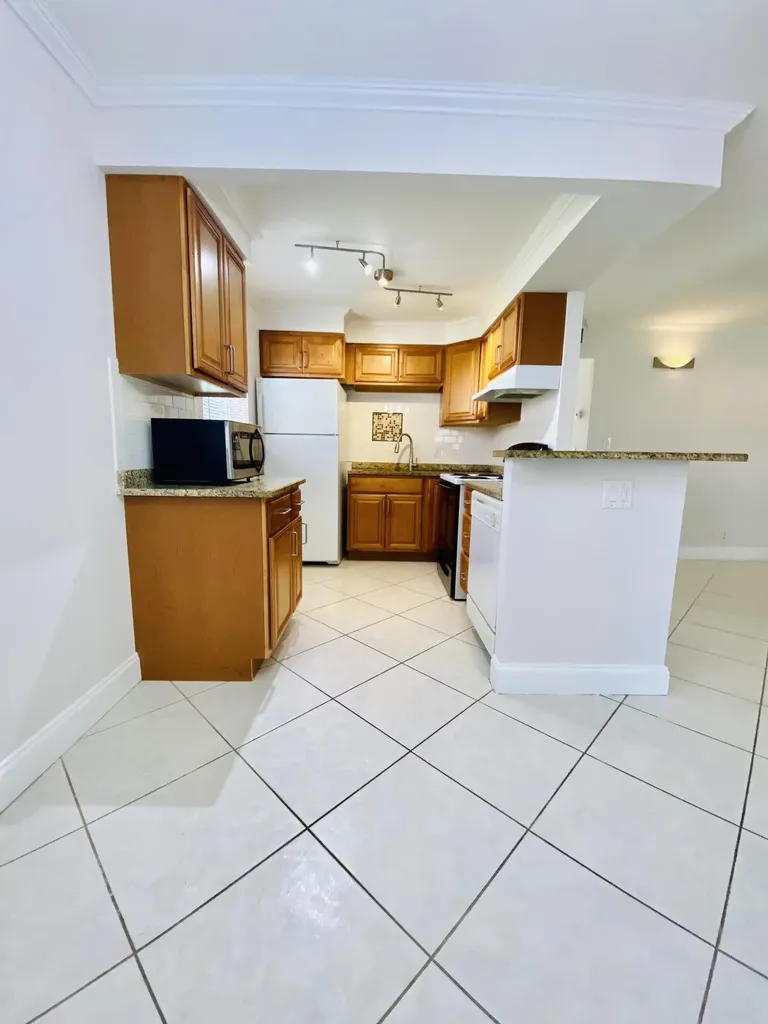 581 Saxony M Delray Beach FL 33446
